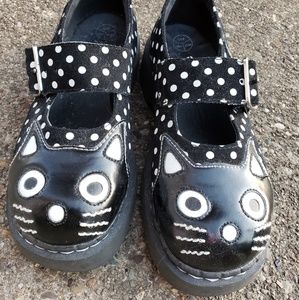 Black and white Cat Shoes Size 38.5  (8.5)